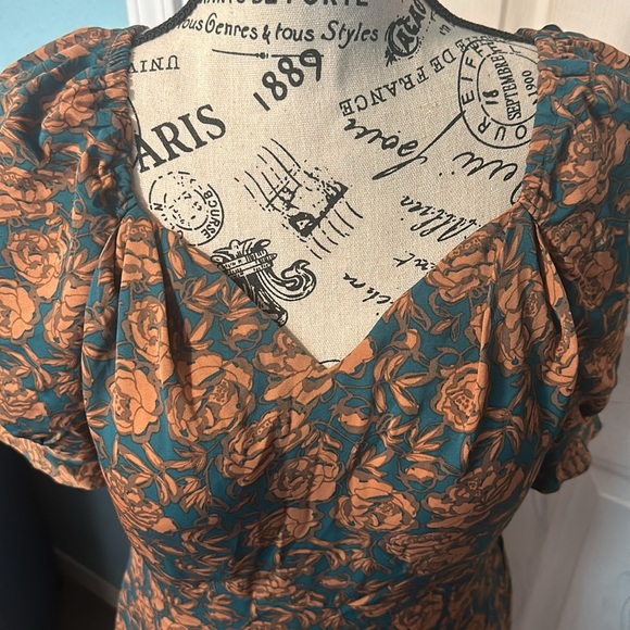 Maxi dress fits small to medium (floral design) with padded bra - Picture 5 of 8